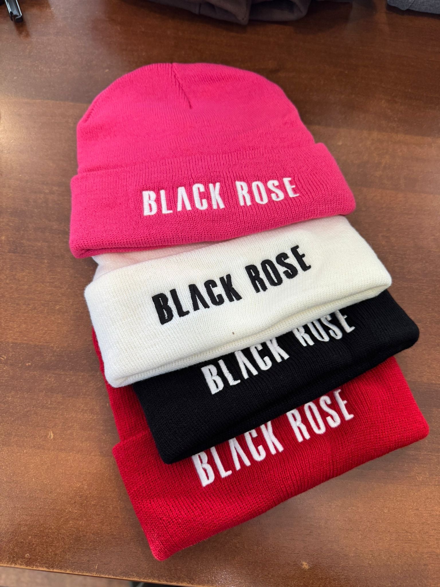BEANIE BLACKROSE